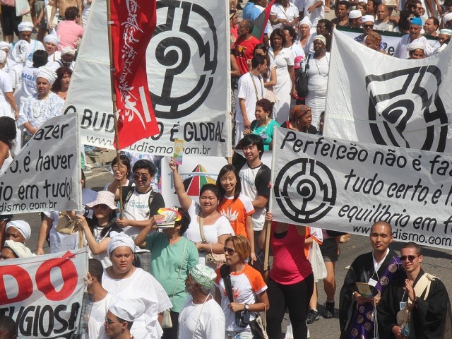 ブラジル教区「宗教自由パレード」に参加して佛立宗を広くアピールし下種結縁